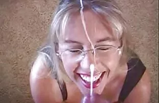 XXX 女の子の赤いローレンフィリップスストローク 女性 専用 無料 動画 無 修正