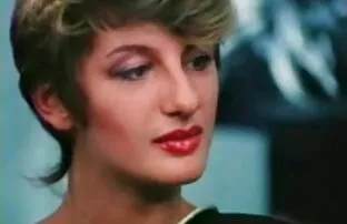 XXX セクシーな女の子の嘔吐とパンチ厚い白いコック エロ 動画 無料 女性