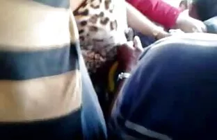 XXX 一つの幸運な男は二つの男渇望吸い 女性 無料 動画 av