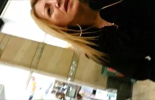 XXX いたずらティーン模索見知らぬ人 鈴木 一徹 動画