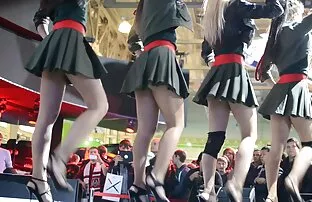 XXX 赤毛MILFが彼女の滑りなめと単 美人 女性 エロ 動画