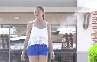 XXX 鋳造取得とともにbusty 無料 sex 動画 女性 milf