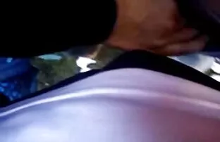 XXX 見黒の女の子ホ座っ側吹きの鶏が入ります えろ 動画 女