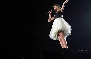 XXX -初めてのバイヤーはねじ込まれます 女性 の 為 の エッチ な 動画