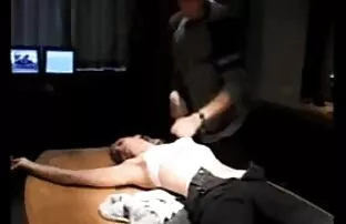 XXX 英語milf上品なpoo pooにディルド彼女の 女性 の アダルト 無 修正