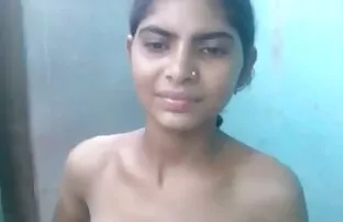 XXX 甘い十代は彼女の猫がゴージャスな砲撃を取得します。 エッチ 動画 女の子 用