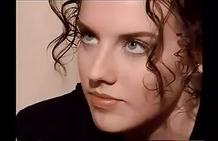 XXX プールでハハハ 背 の 高い 女 エロ 動画