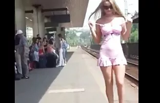 XXX 桃瀬えなは熱くて悪いチアリーダーです イケメン アダルト ビデオ