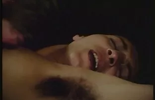 XXX チキンが深くなる エロ 動画 女性 器